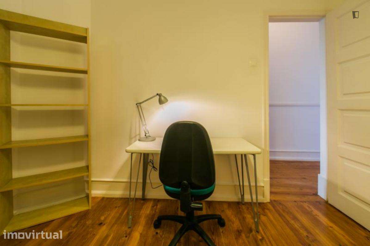 Quarto - localizado em Sete Rios Lisbon - Grande imagem: 4/9