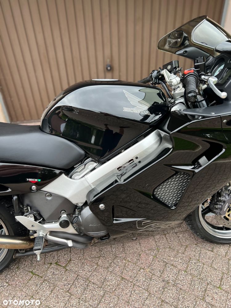 Honda VFR - 11