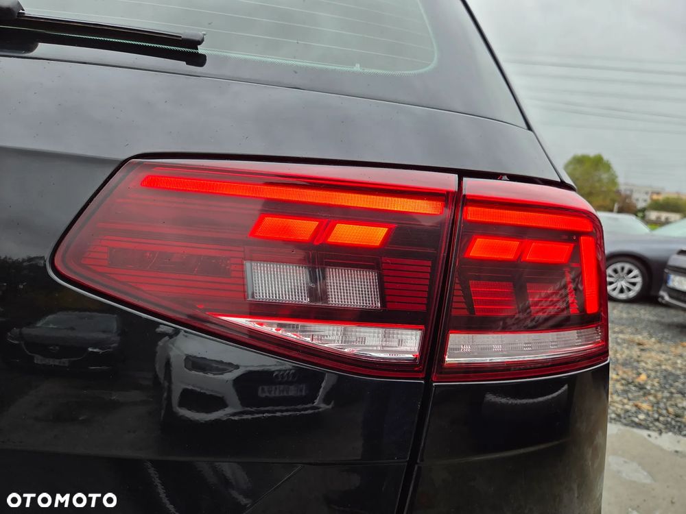 Volkswagen Passat - 36