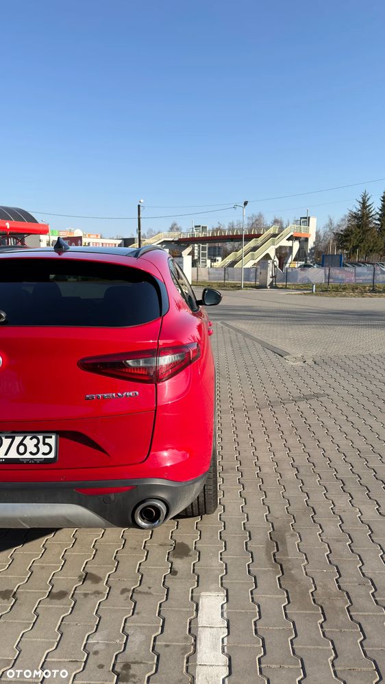 Alfa Romeo Stelvio 2.0 Turbo 16V AT8-Q4 Ti - 8