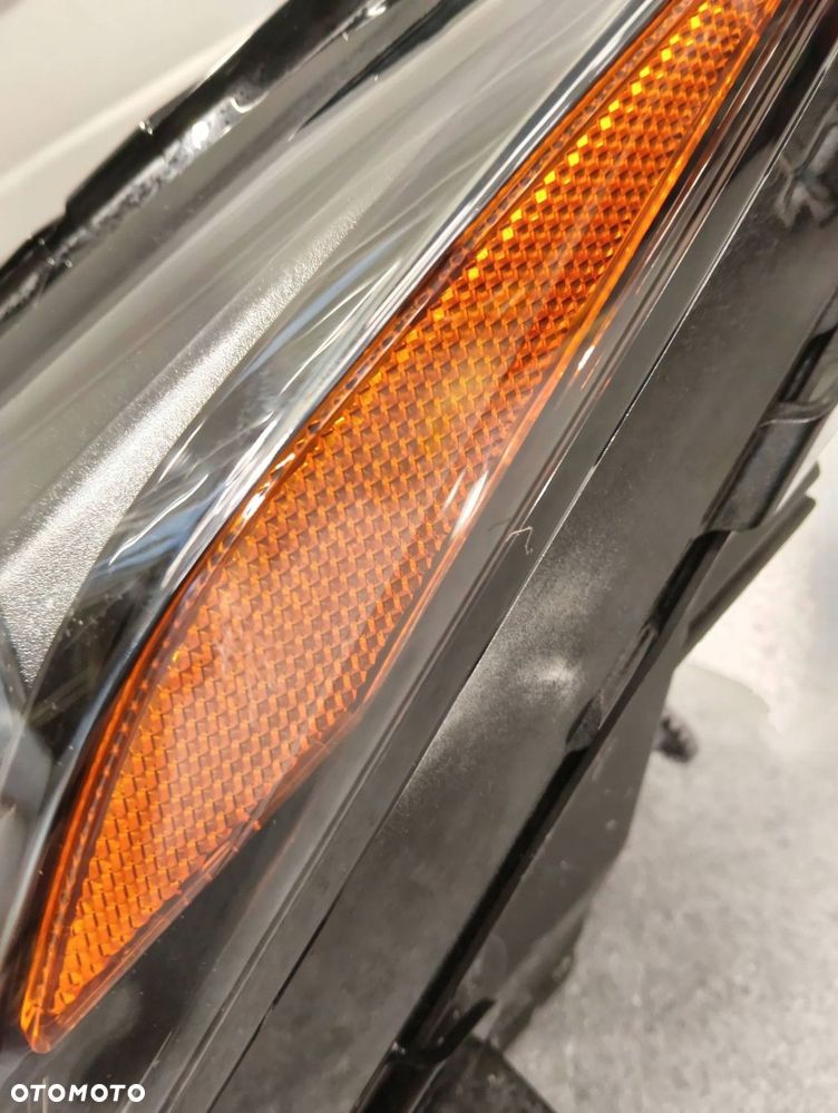 lexus nx 300h full led komplet lamp przednich - 2