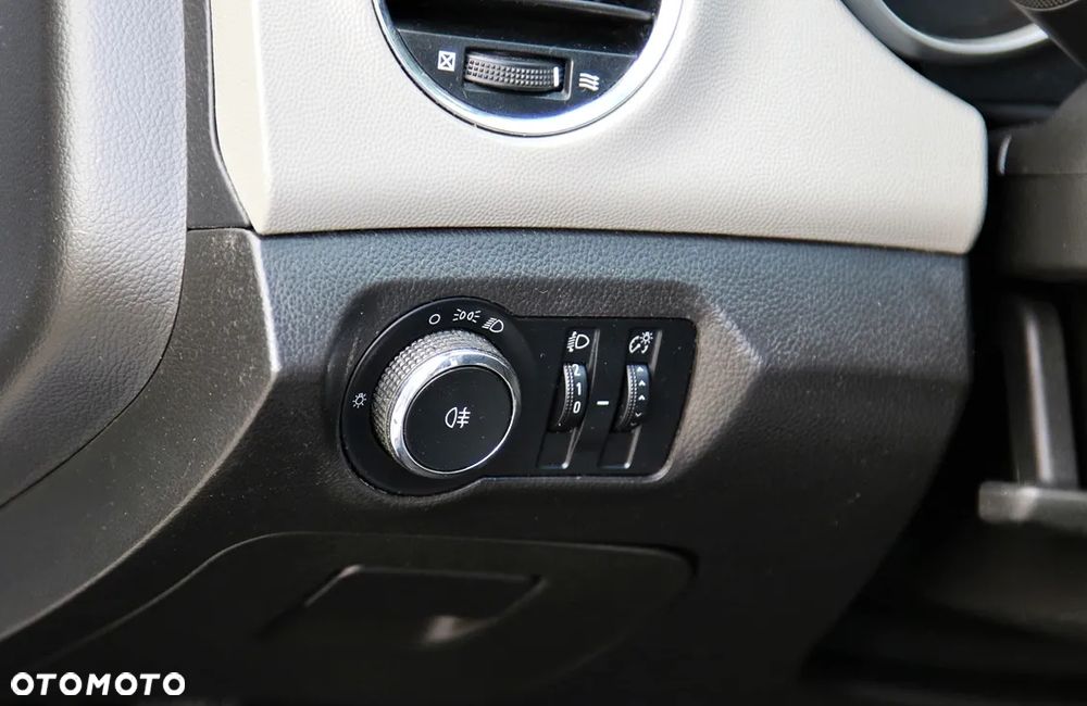 Chevrolet Cruze 1.6 LS+ - 13