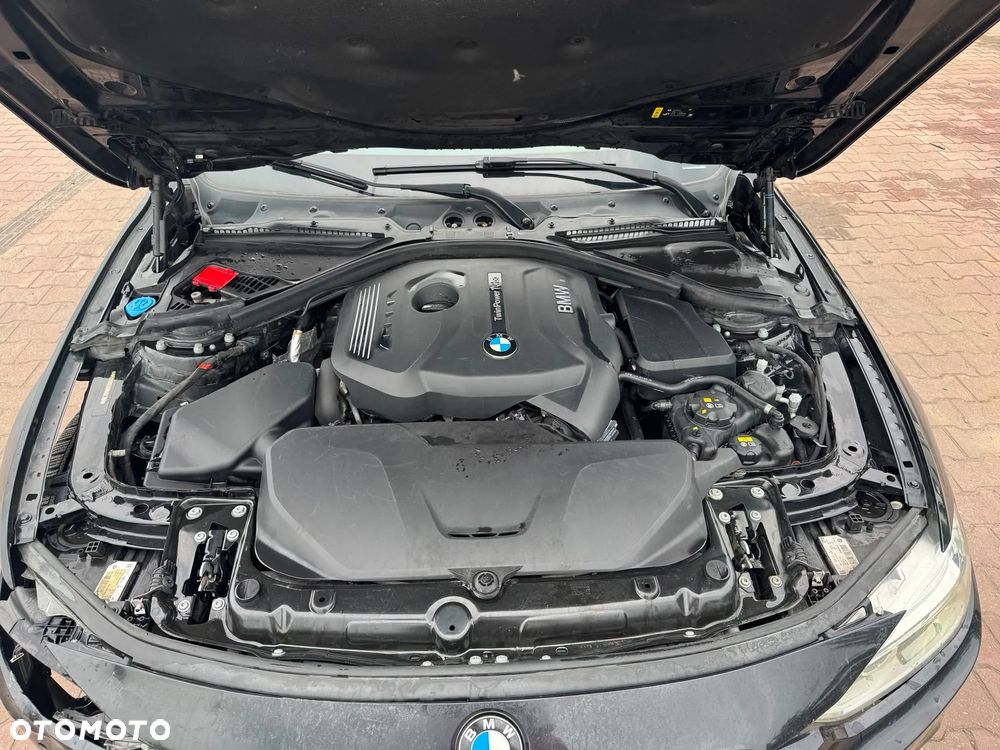 BMW Seria 3 330i xDrive - 19