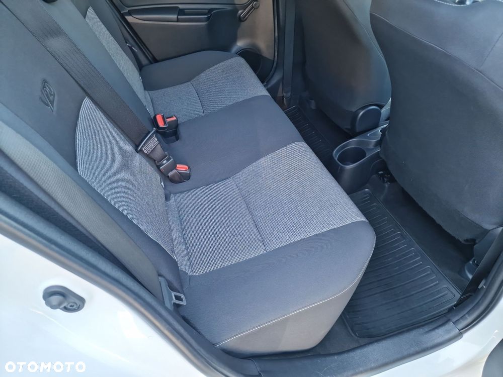 Toyota Yaris - 15
