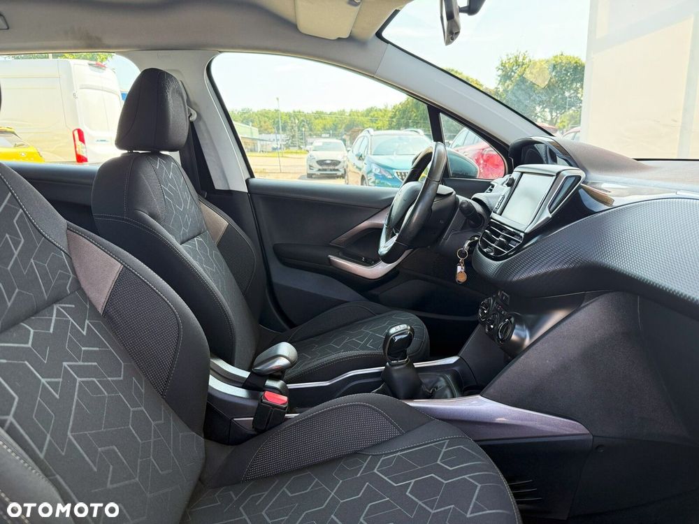 Peugeot 2008 1.2 Pure Tech Access EU6 - 26