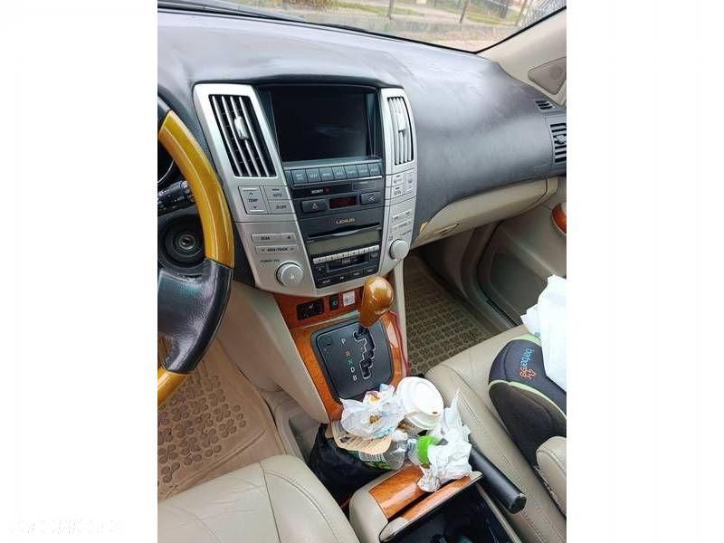 Lexus RX - 12