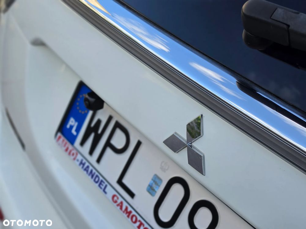 Mitsubishi Outlander - 11