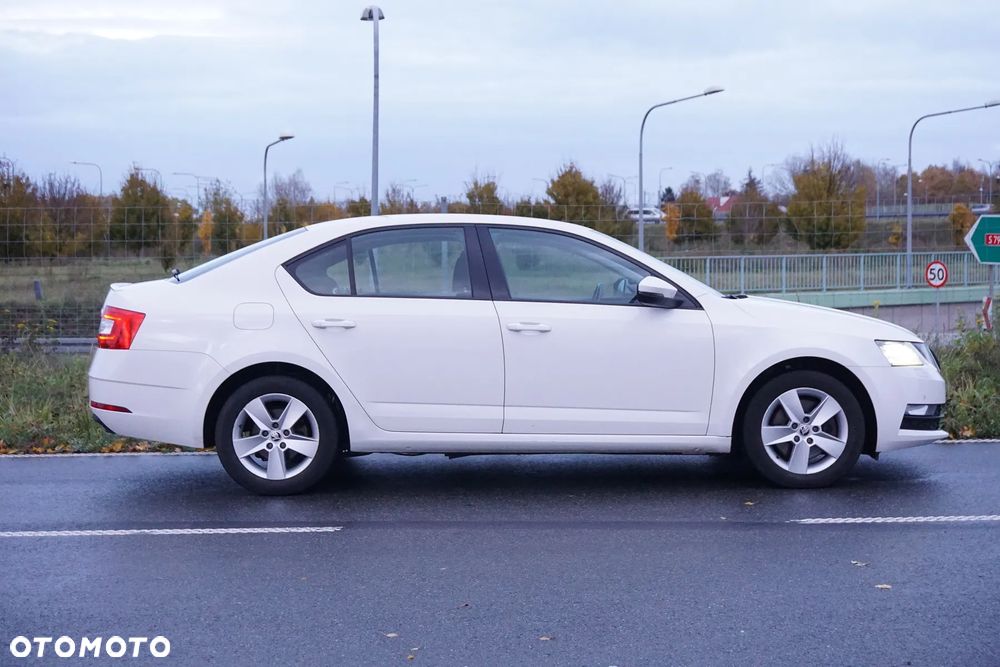 Skoda Octavia 2.0 TSI Ambition DSG - 9