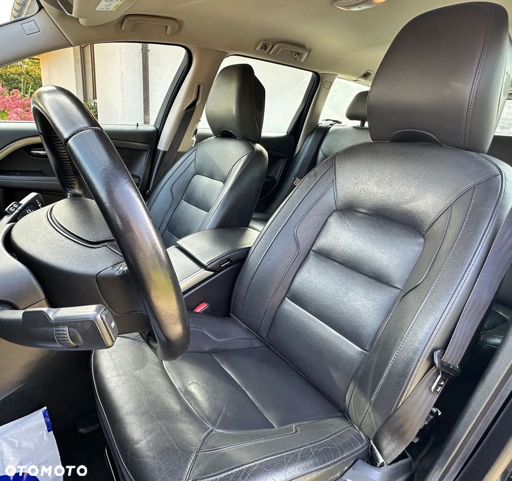 Volvo V70 D3 Geartronic Summum - 13