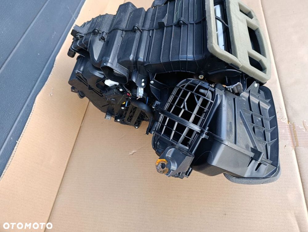 FORD TRANSIT COURIER NAGRZEWNICA EUROPA HT11-19B555-AB - 5