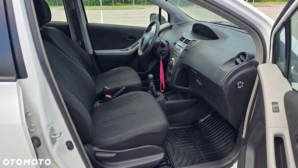 Toyota Yaris 1.4 D-4D Sol - 8