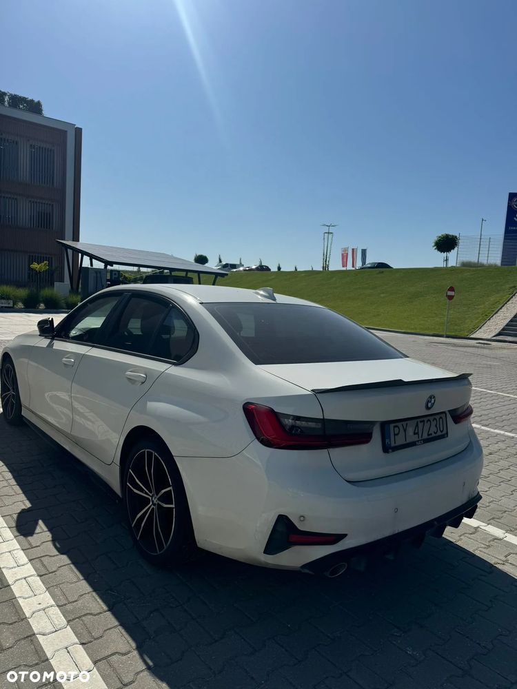 BMW Seria 3 318d M Sport - 35