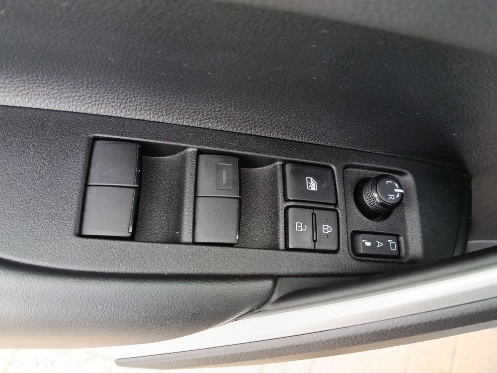 Toyota Corolla Cross - 16