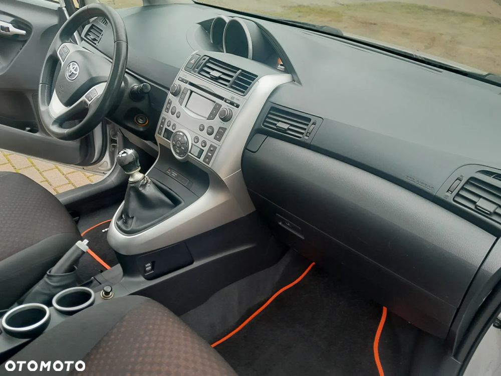 Toyota Verso 1.8 7-Sitzer Comfort - 24