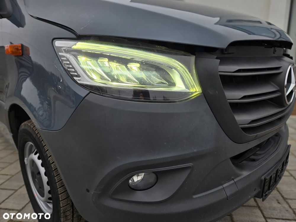 Mercedes-Benz Sprinter - 11