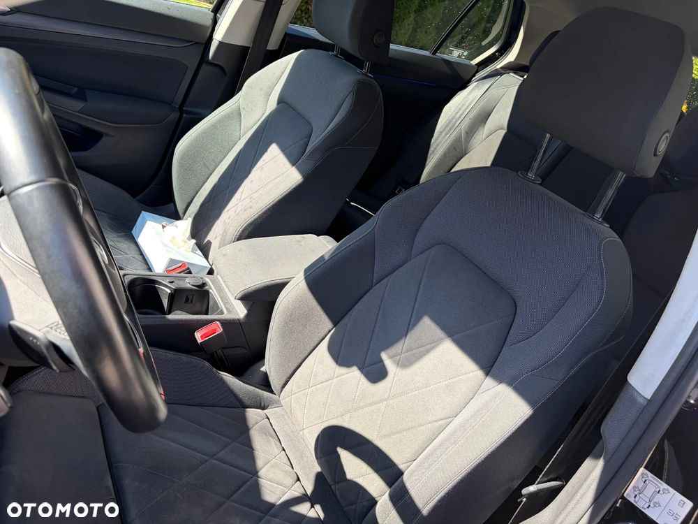 Volkswagen Golf 1.5 eTSI EVO Style DSG - 10