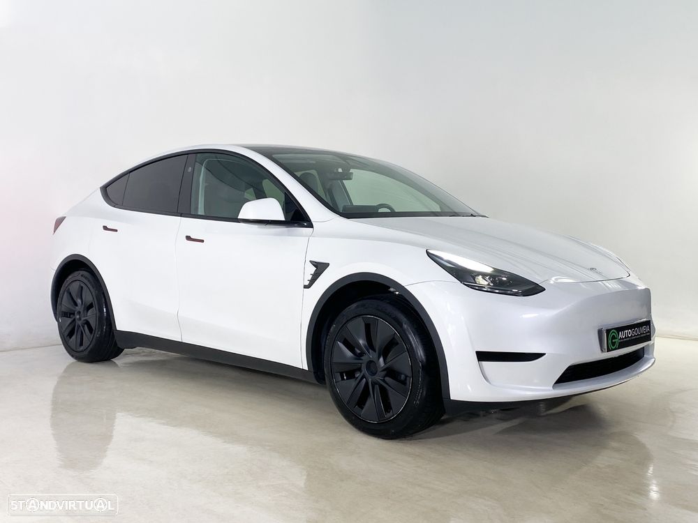 Tesla Model Y Standard RWD - 4