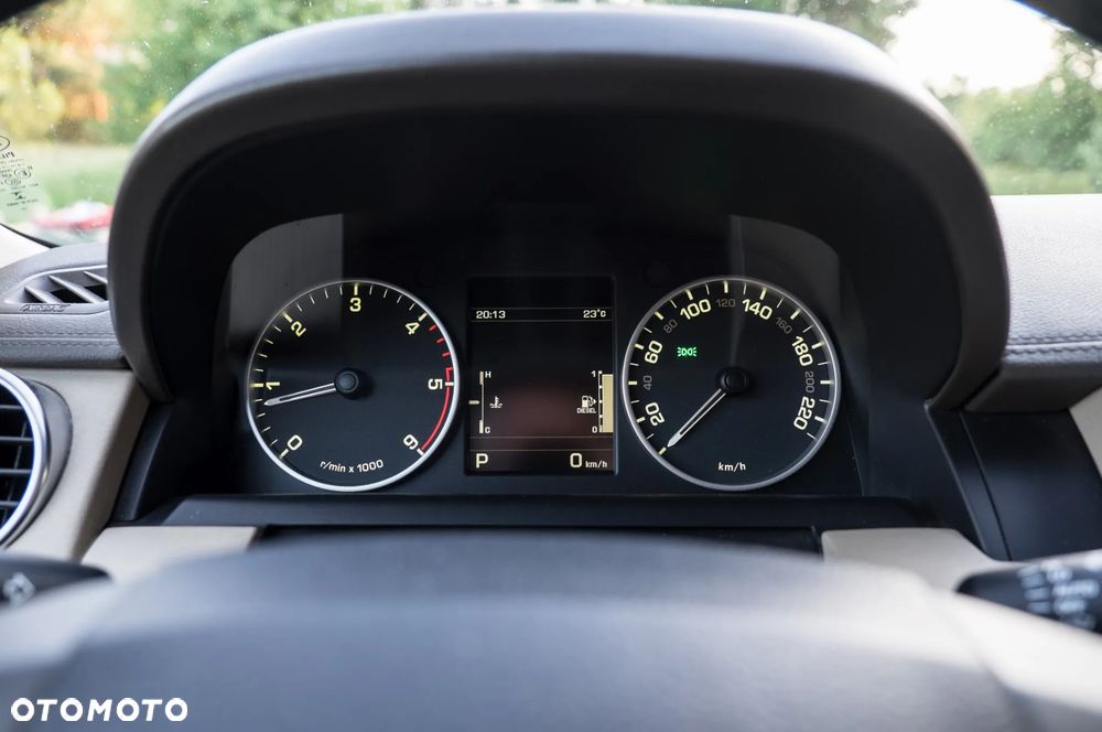 Land Rover Discovery 3.0 SD V6 SE - 11