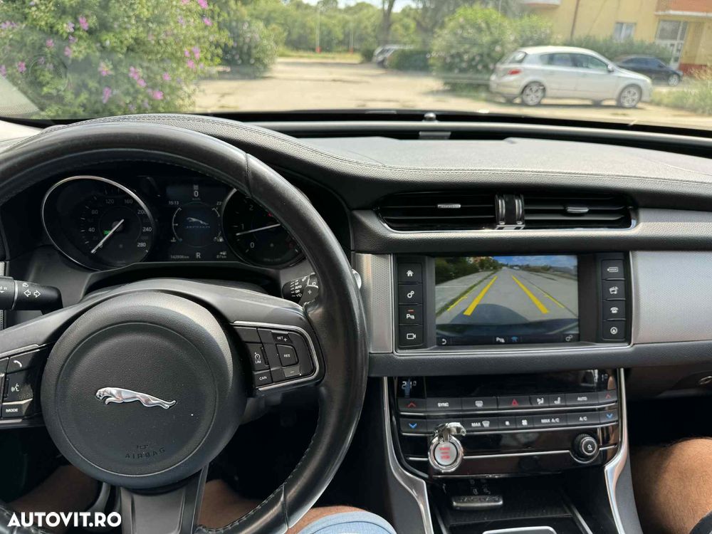 Jaguar XF 20d AWD R-Sport - 15