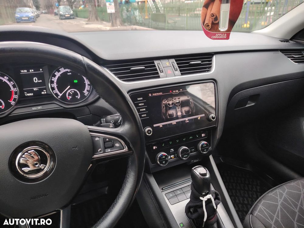 Skoda Octavia 1.6 TDI DSG Clever - 11