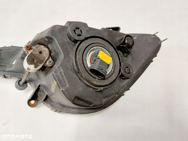 HYUNDAI I40 LAMPA HALOGEN PRZECIWMGIELNA PRAWY PRZÓD 92202-3Z010 - 6