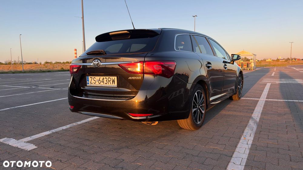 Toyota Avensis Touring Sports 1.8 Team Deutschland - 5