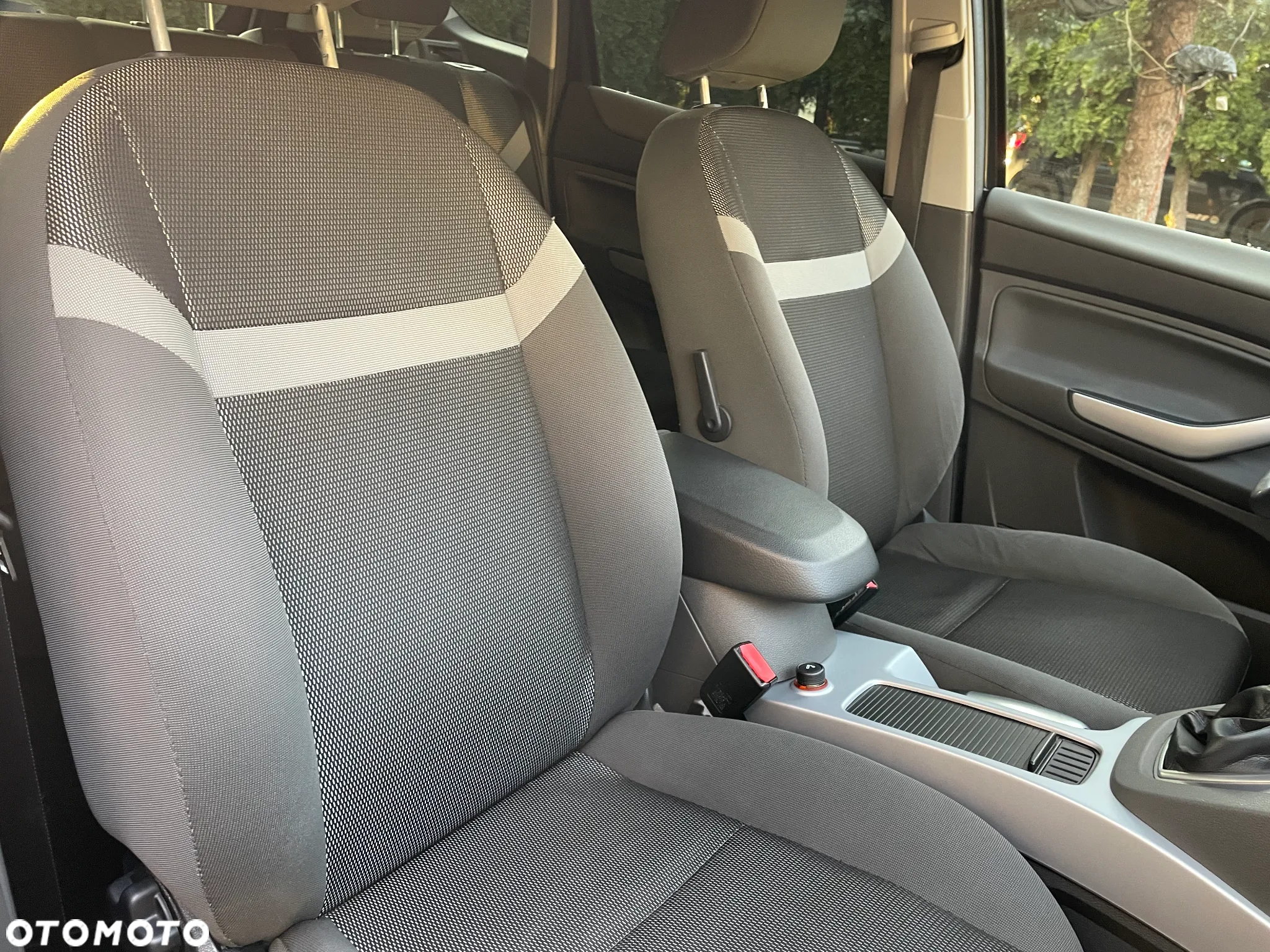 Ford Kuga 2.0 TDCi 2x4 Trend - 28