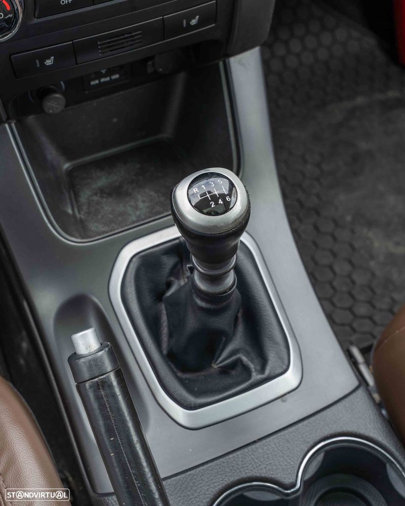 Kia Sorento 2.0 CRDi TX Tecto Panorâmico - 33