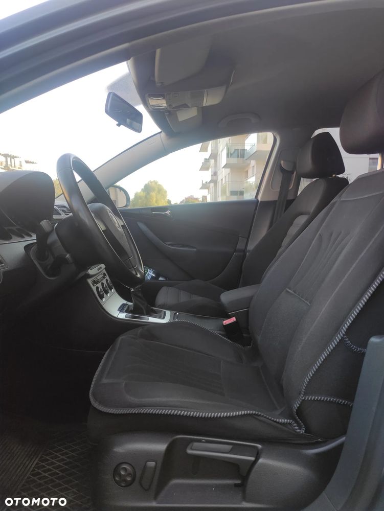 Volkswagen Passat 2.0 TDI Comfortline - 12