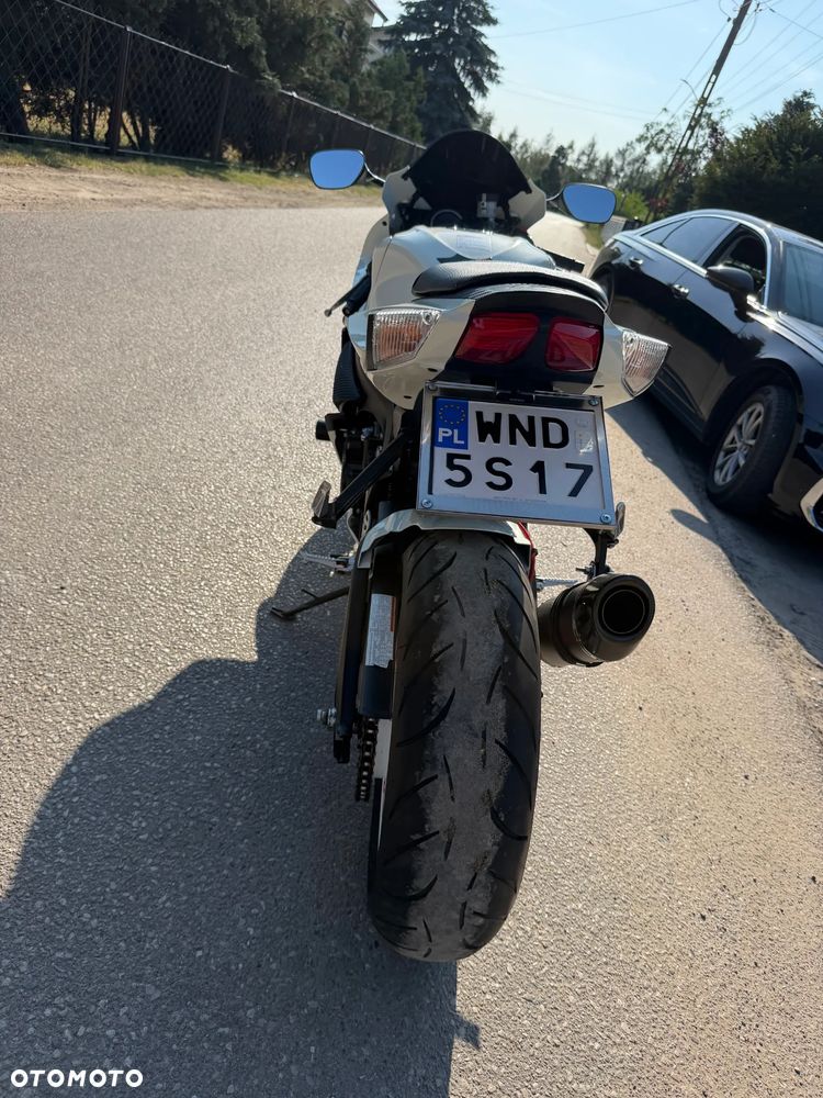 Suzuki GSX-R - 4