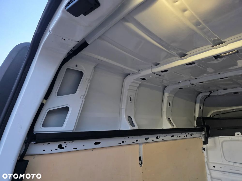 Renault Trafic - 17
