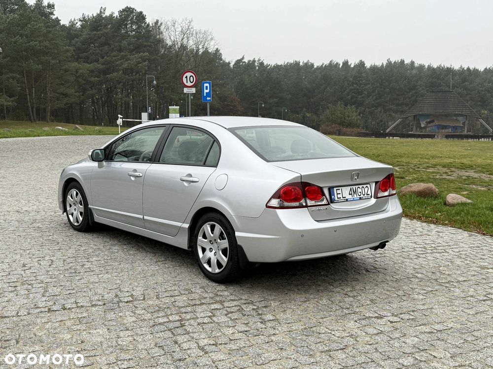 Honda Civic 1.8 Comfort - 2