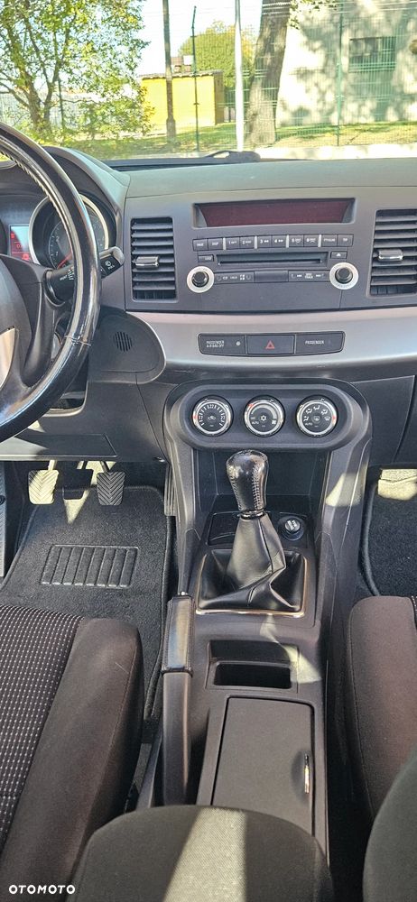 Mitsubishi Lancer 1.8 Invite - 6