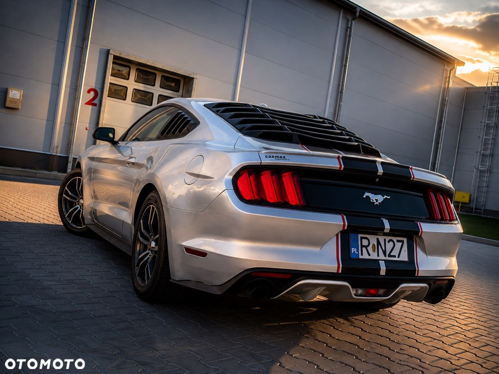Ford Mustang - 13