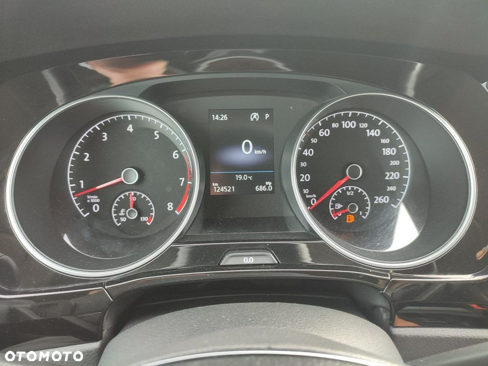 Volkswagen Touran - 26
