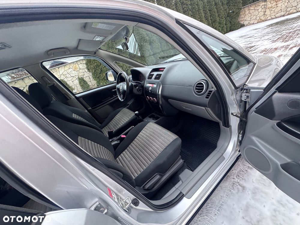 Suzuki SX4 1.6 GS / Premium 4WD - 22