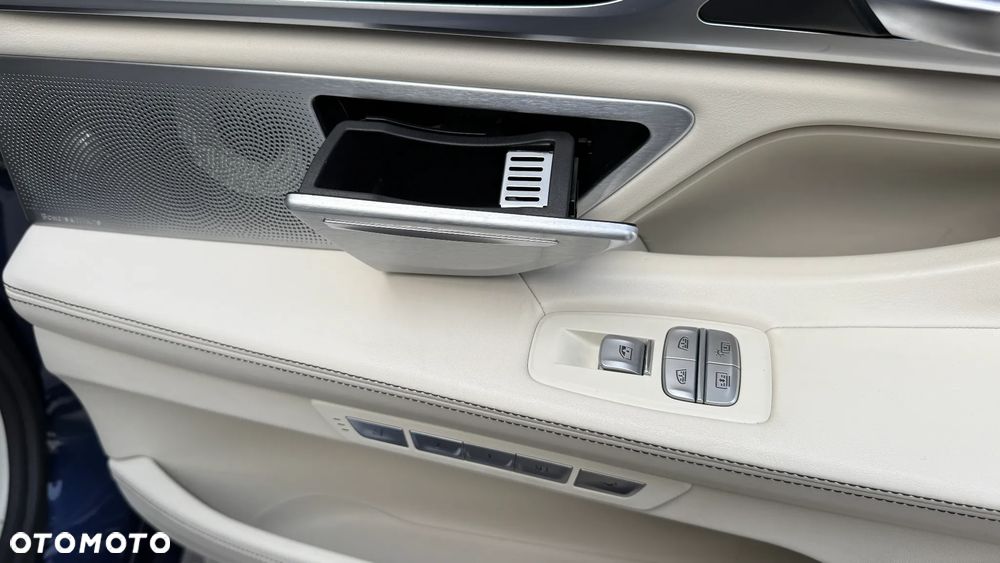 BMW Seria 7 750Li xDrive Edition Exclusive - 24