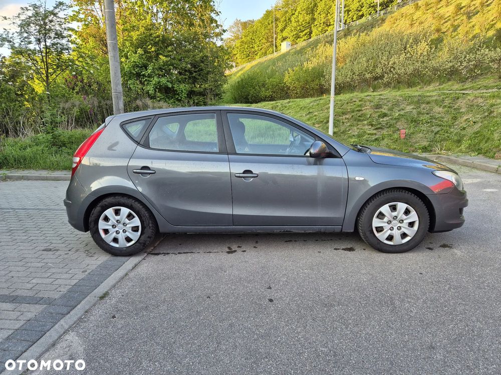 Hyundai i30 1.6 CRDi Classic + - 8