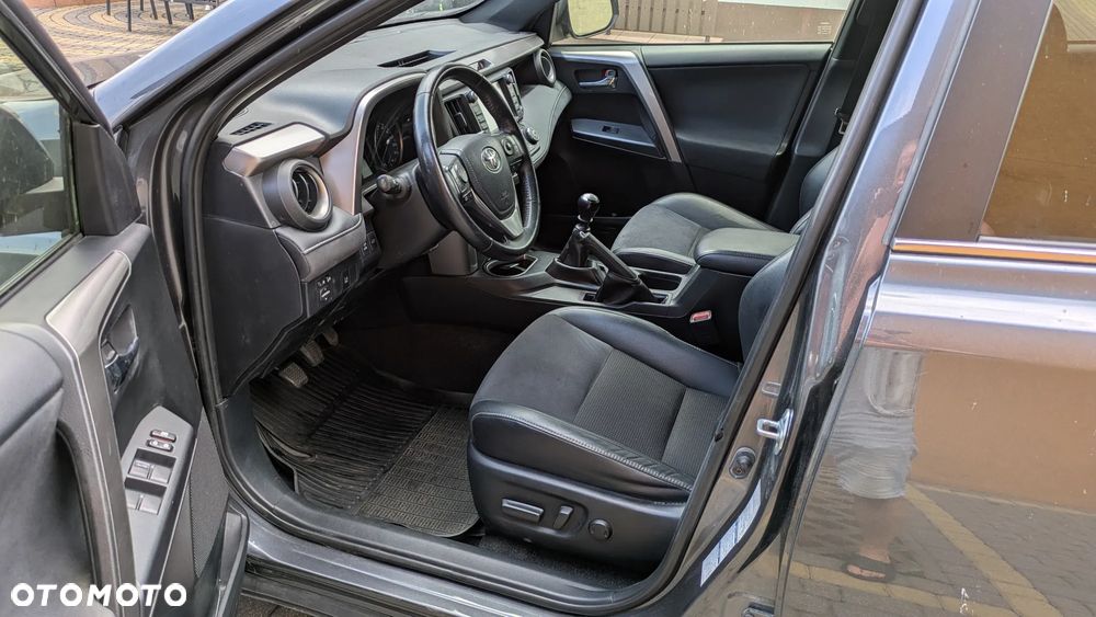 Toyota RAV4 2.0 Platinum 4x4 - 28