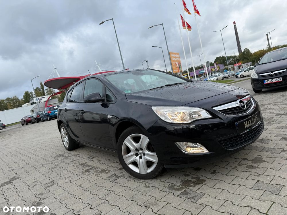 Opel Astra IV 1.4 T Cosmo - 11