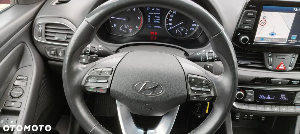 Hyundai i30 Fastback 1.6 CRDI Premium DCT - 19