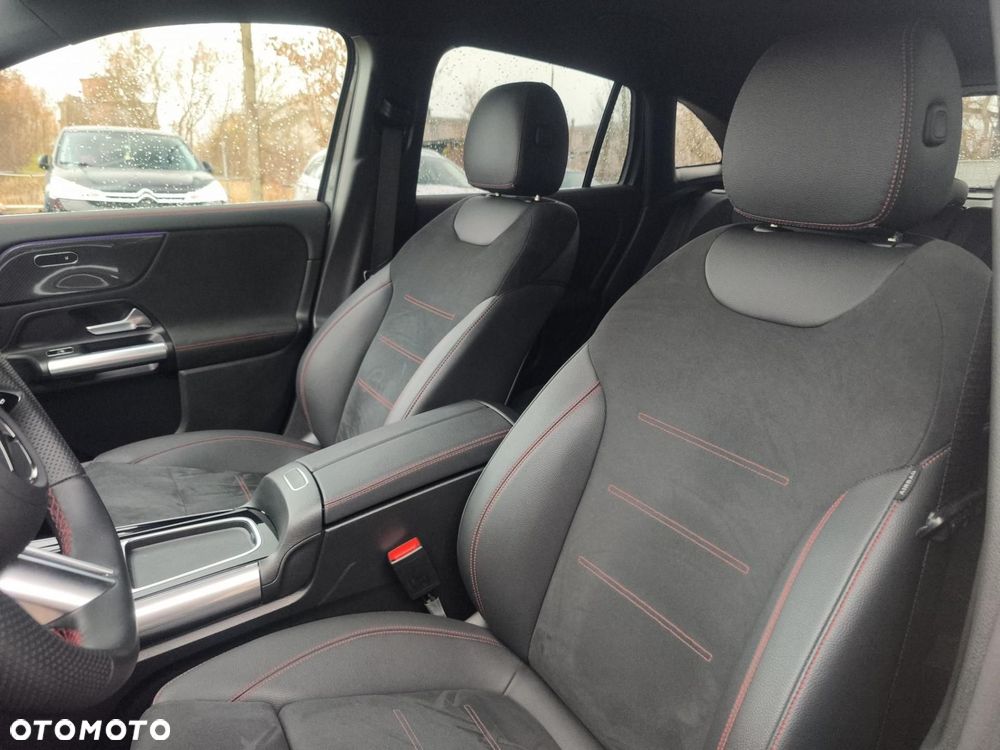 Mercedes-Benz GLA - 10