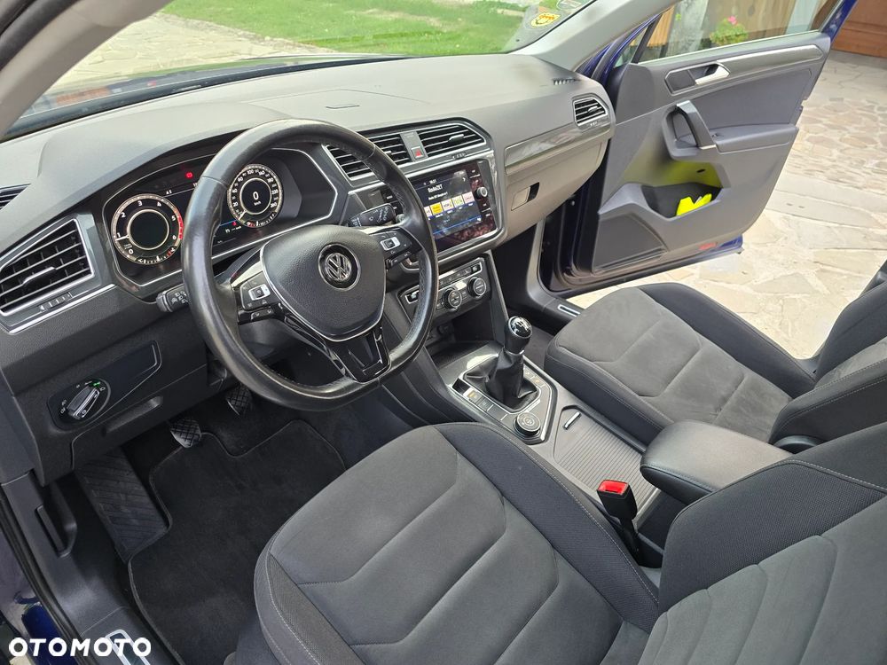 Volkswagen Tiguan 2.0 TDI SCR R-Line - 29