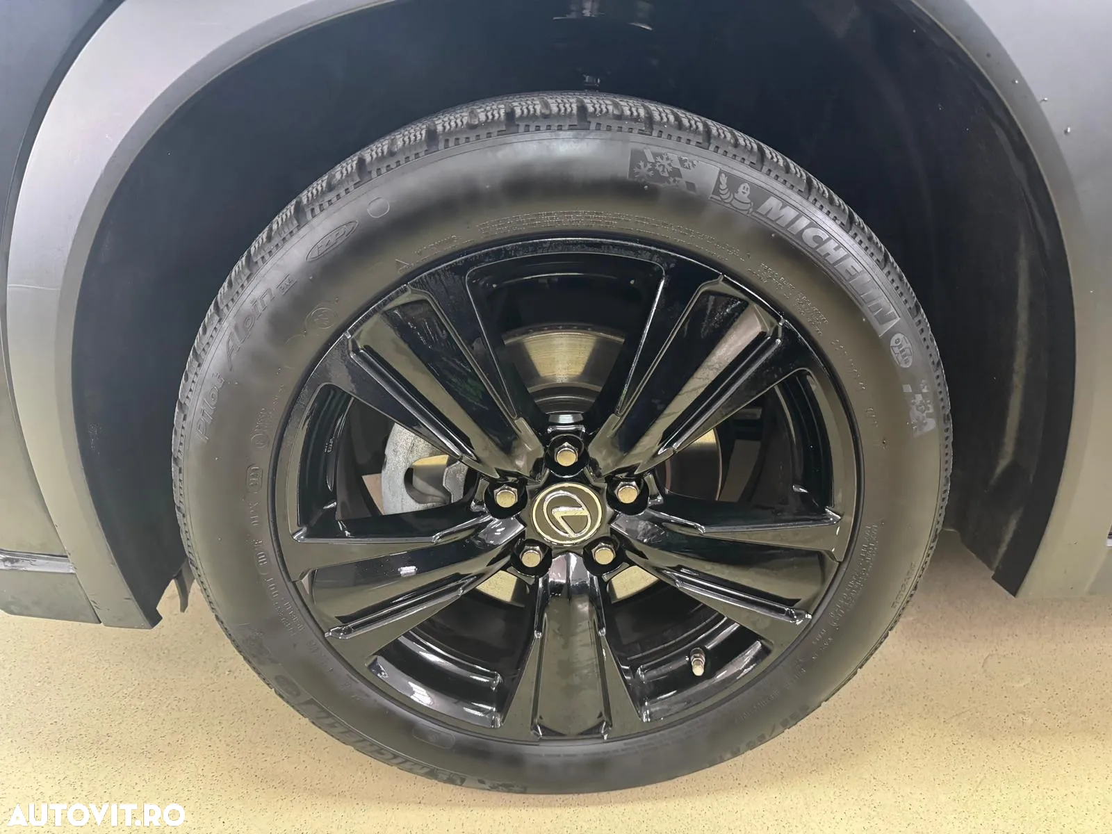 Lexus UX 250h 2.0L HEV 20H- (178 HP) 4X4 CVT Special Edition - 6
