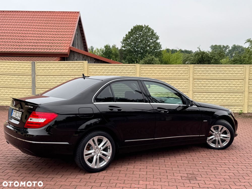 Mercedes-Benz Klasa C 180 BlueEFFICIENCY 7G-TRONIC Avantgarde - 23