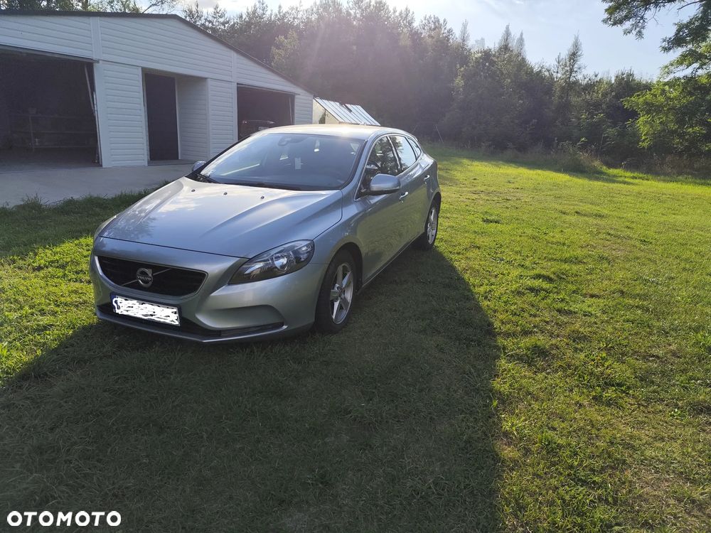 Volvo V40 D2 Momentum - 2