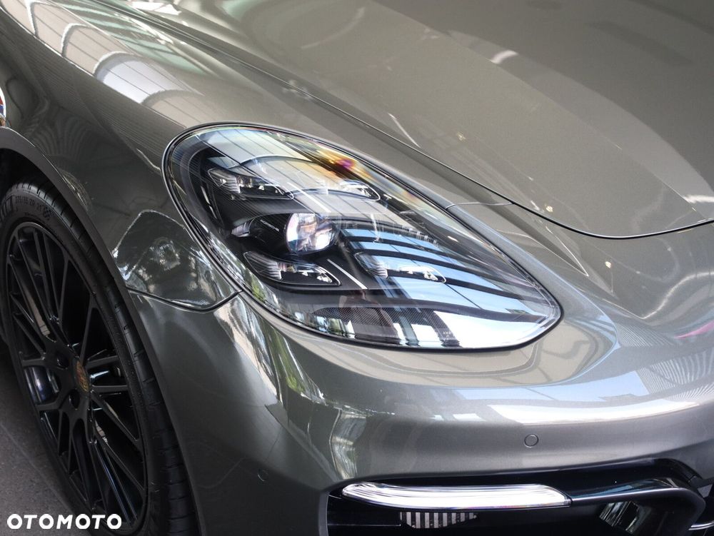 Porsche Panamera - 24