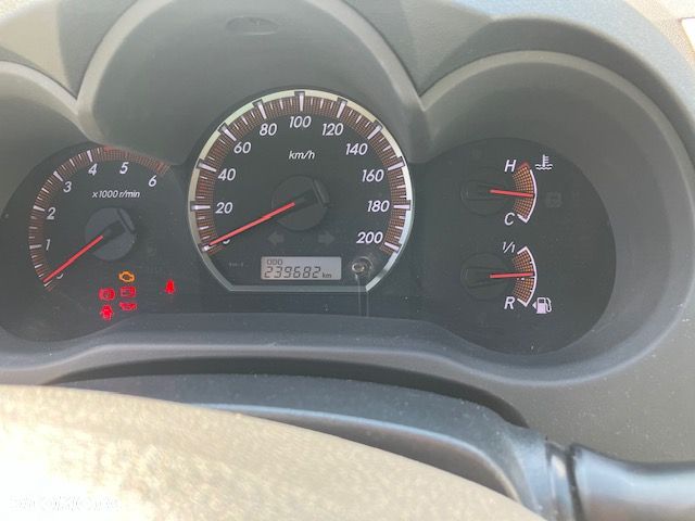 Toyota Hilux 3.0 D-4D SR5 - 4