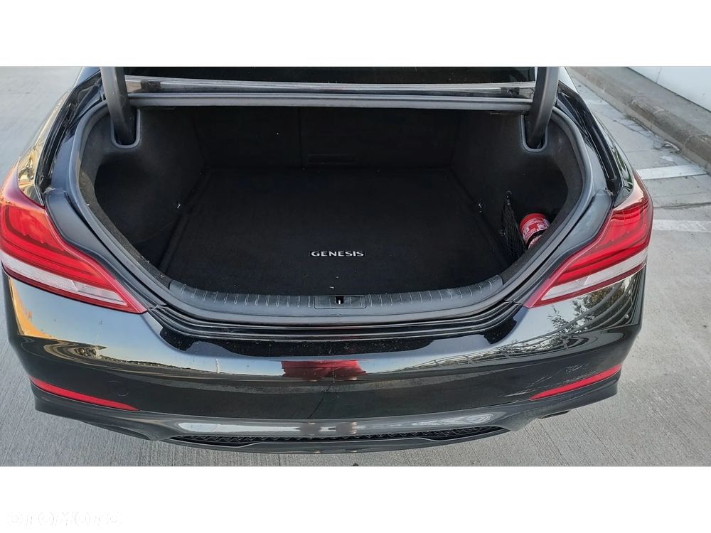 Genesis G70 - 12