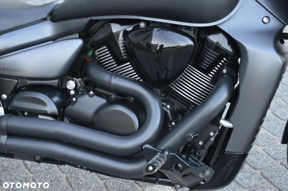 Suzuki Intruder - 9
